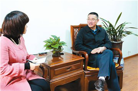 兴宁市委书记陈略宇接受本报记者采访