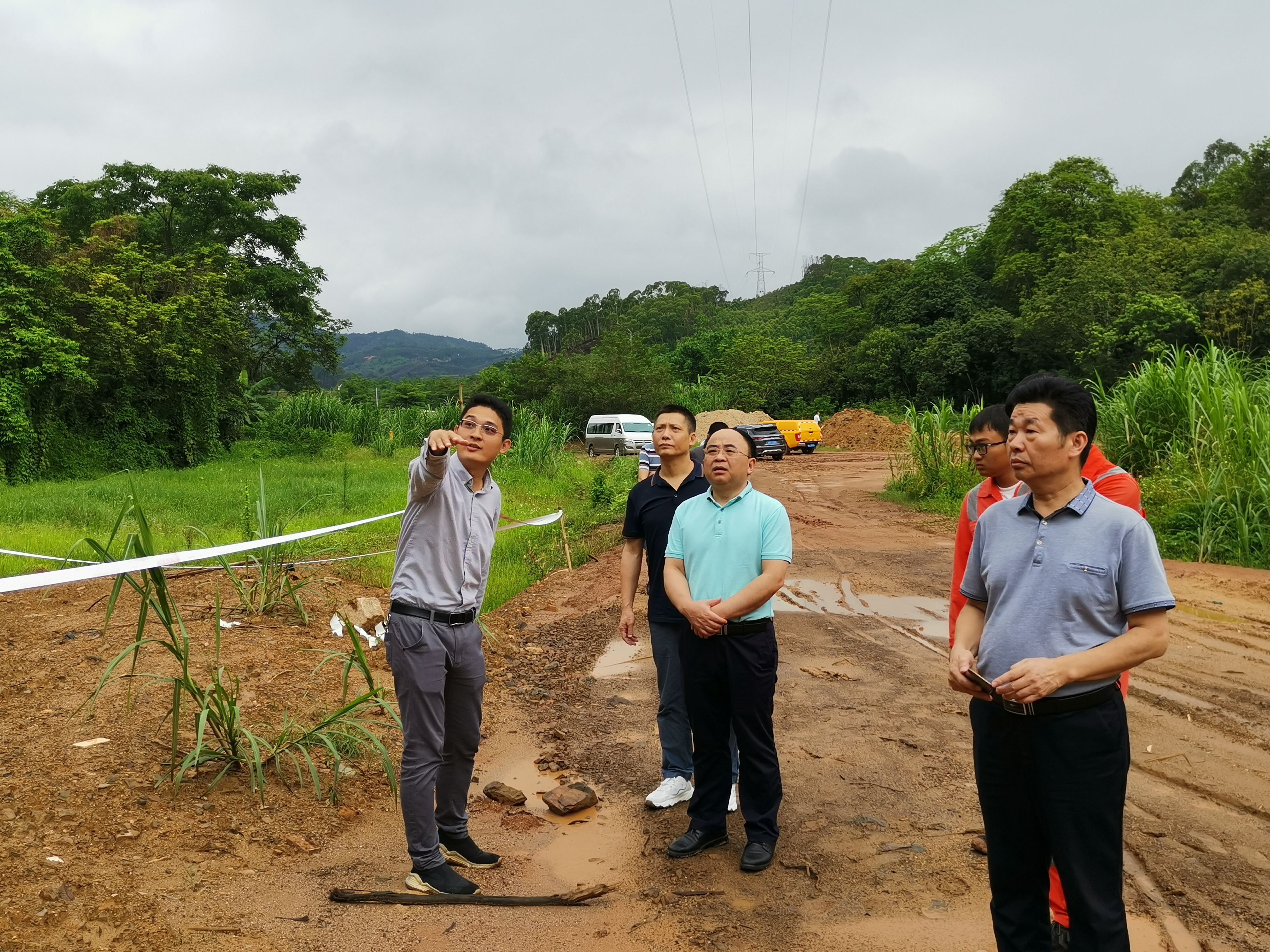 对粤东天然气主干网塔下段施工安全隐患整改落实情况现场检查.jpg