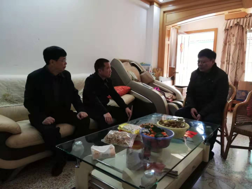 梅州大堤管理处开展春节慰问活动.jpg