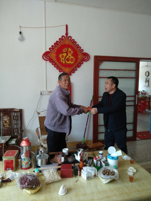梅州大堤管理处开展春节慰问活动2.jpg