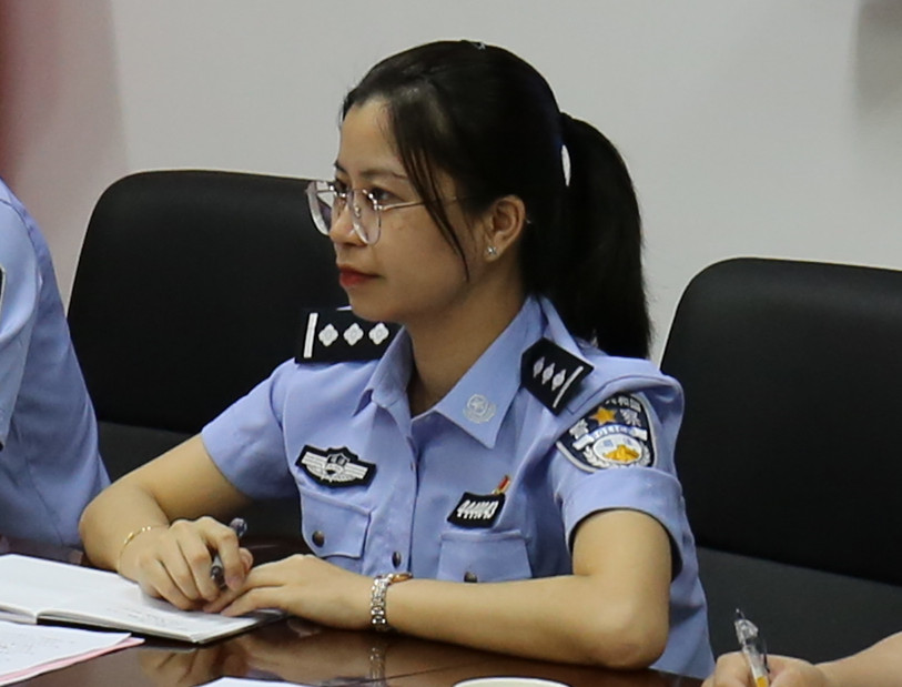 洪莹.jpg