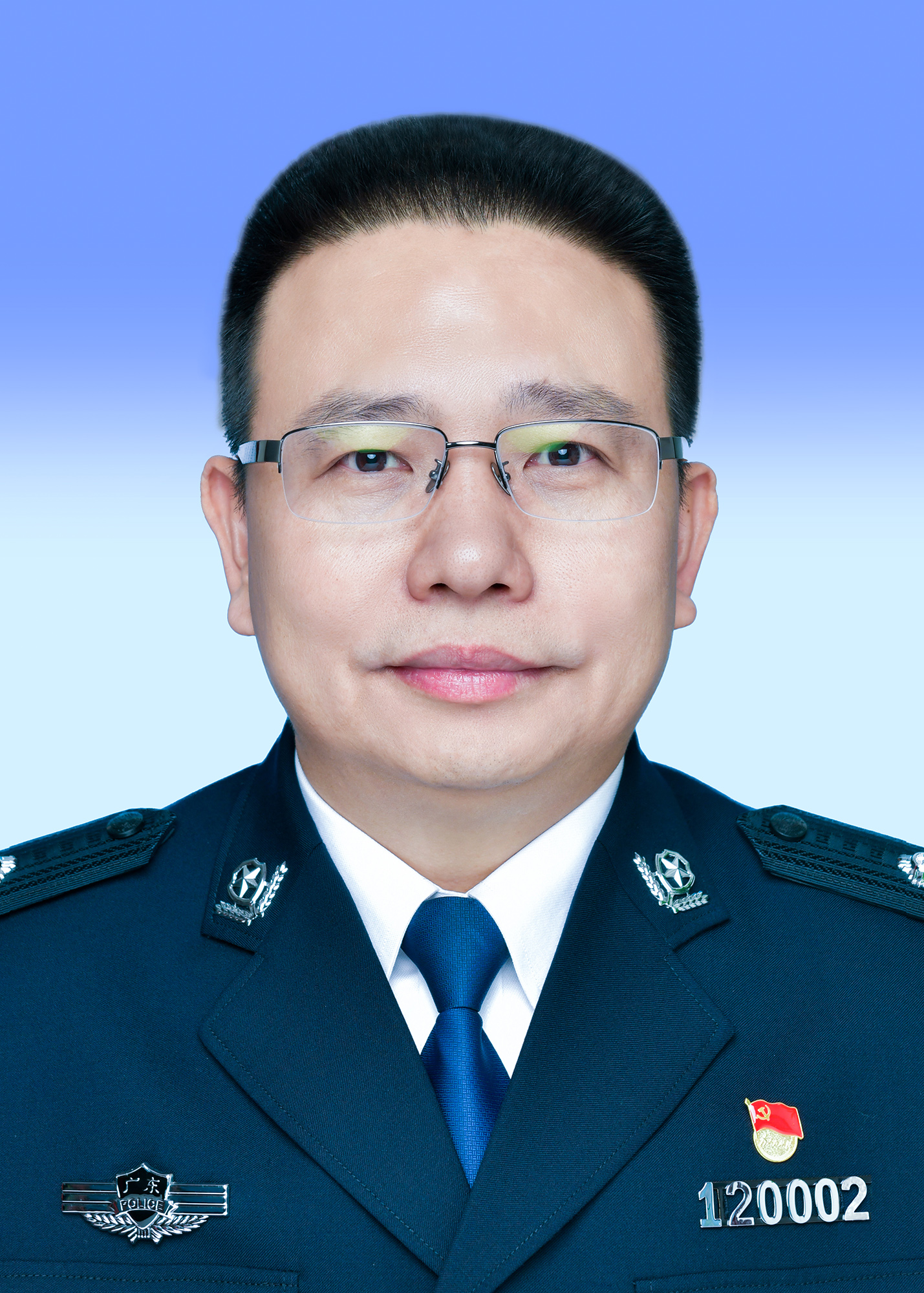 ：市公安局党委副书记、常务副局长、一级高级警长 张茂欣