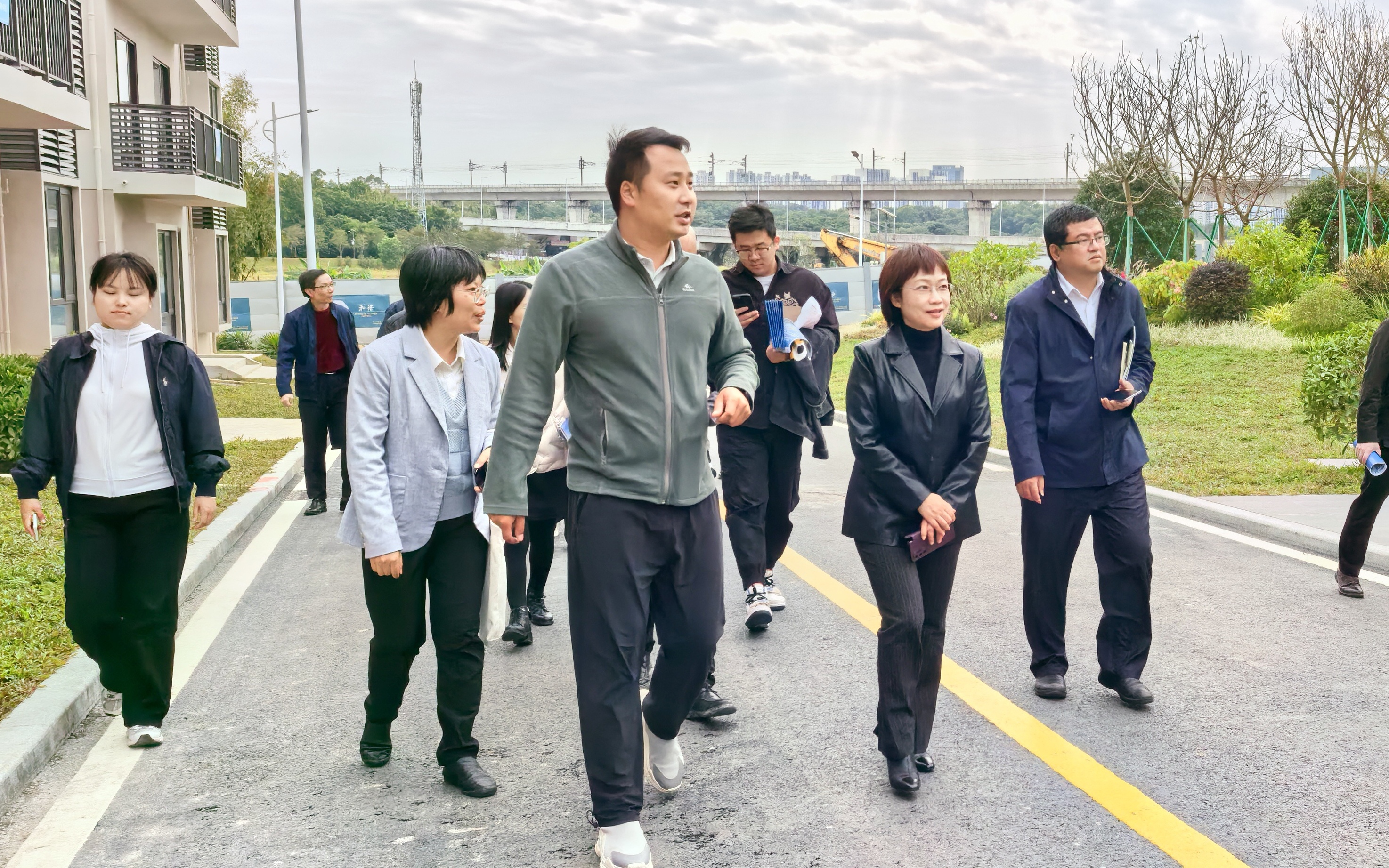中建科技迳下项目总工介绍迳下未来乡村的建设情况.jpg