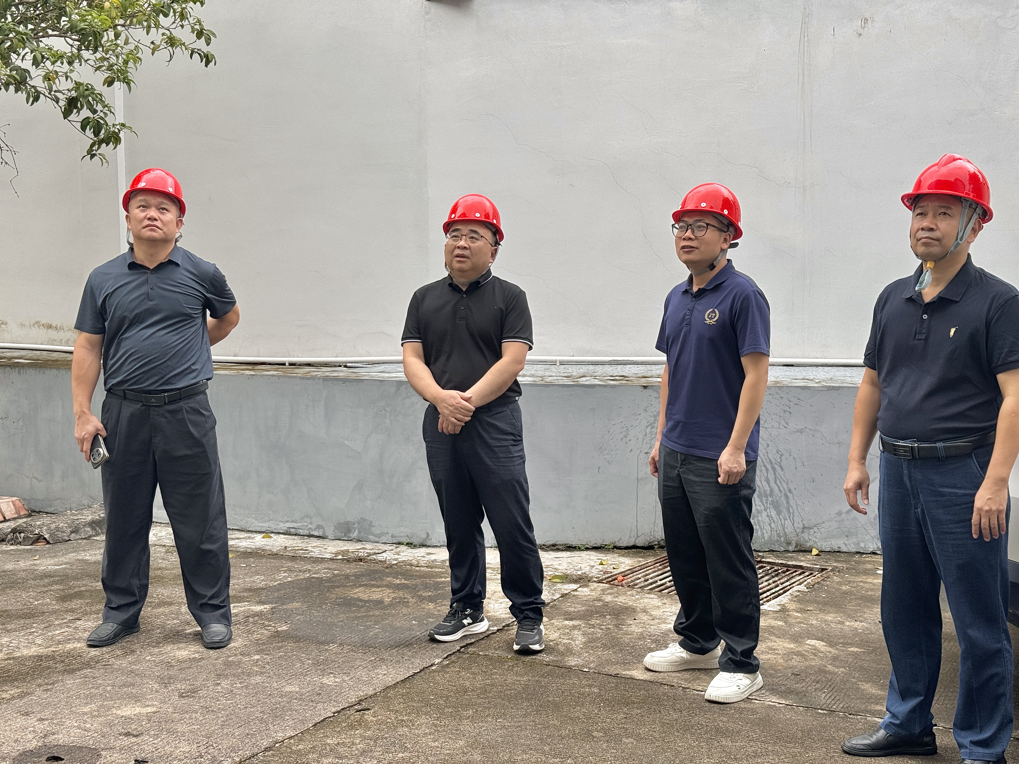 市嘉泰公司三角粮库检查.jpg