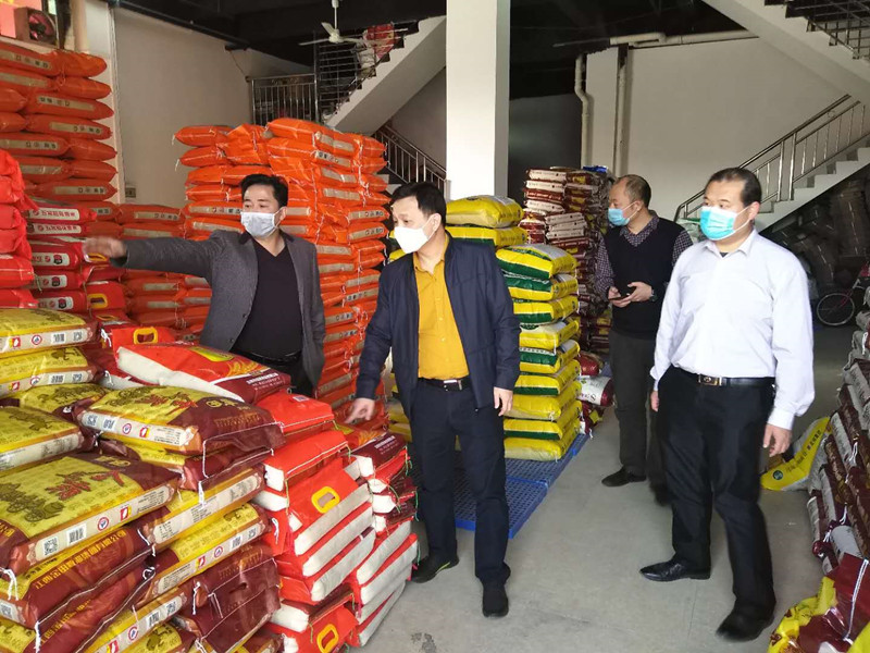 市供销社丘孝东主任率队检查企业疫情防控及复工复产工作